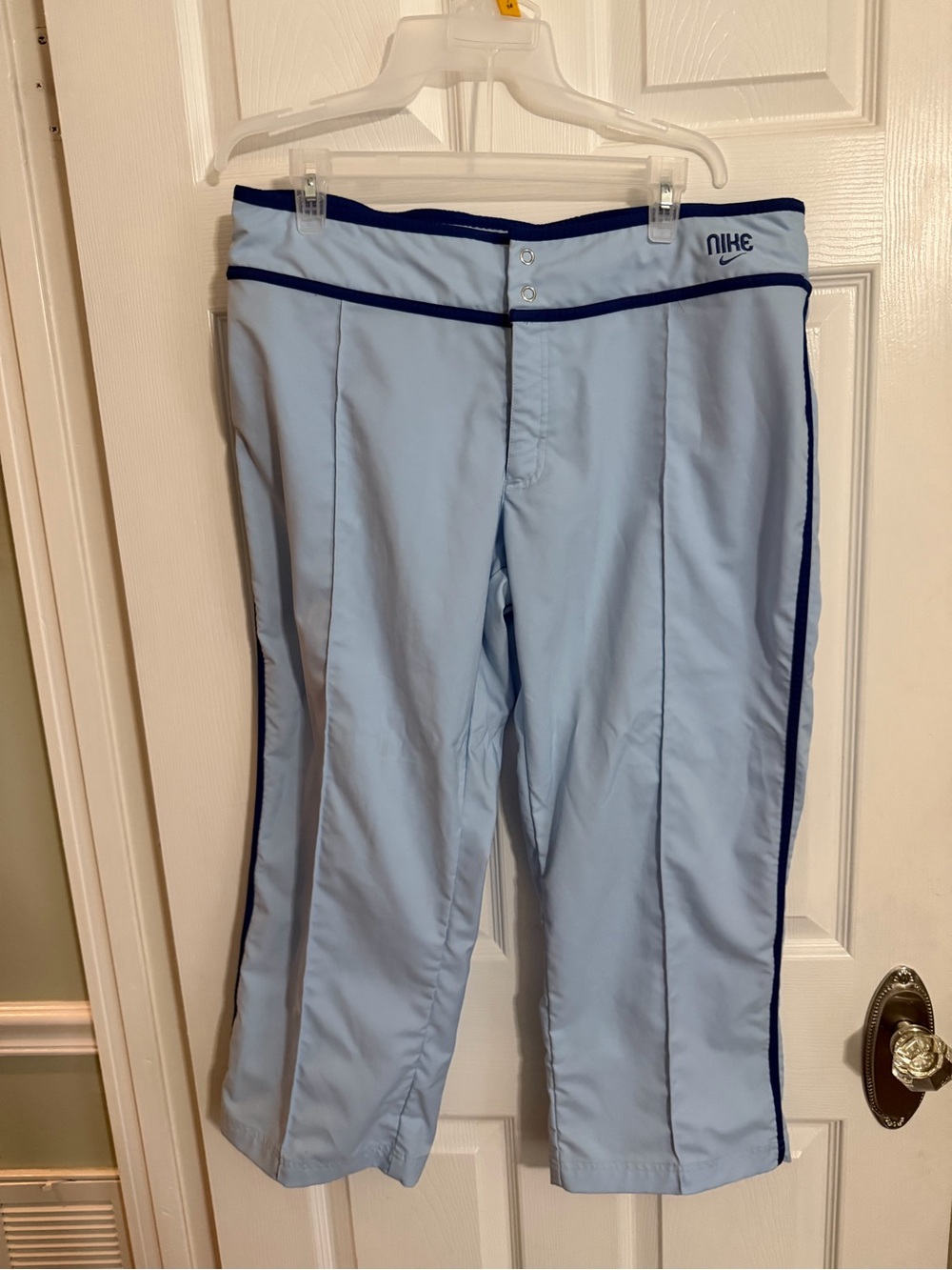 Nike Light Blue women’s ' Athletic Capri Pants with Navy Trim, cotton , L 12-14